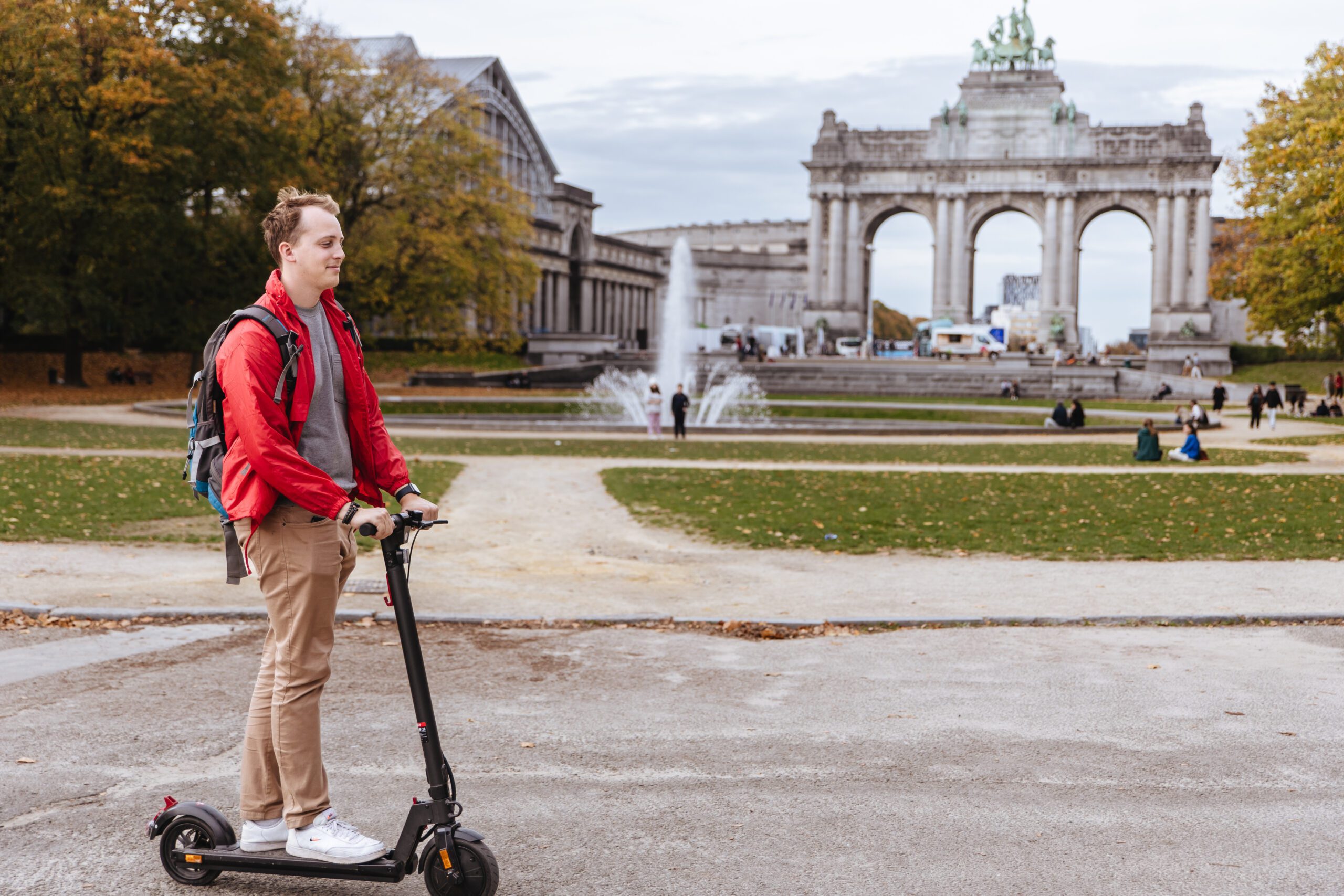 Want to try an electric scooter? Floya to the rescue!
